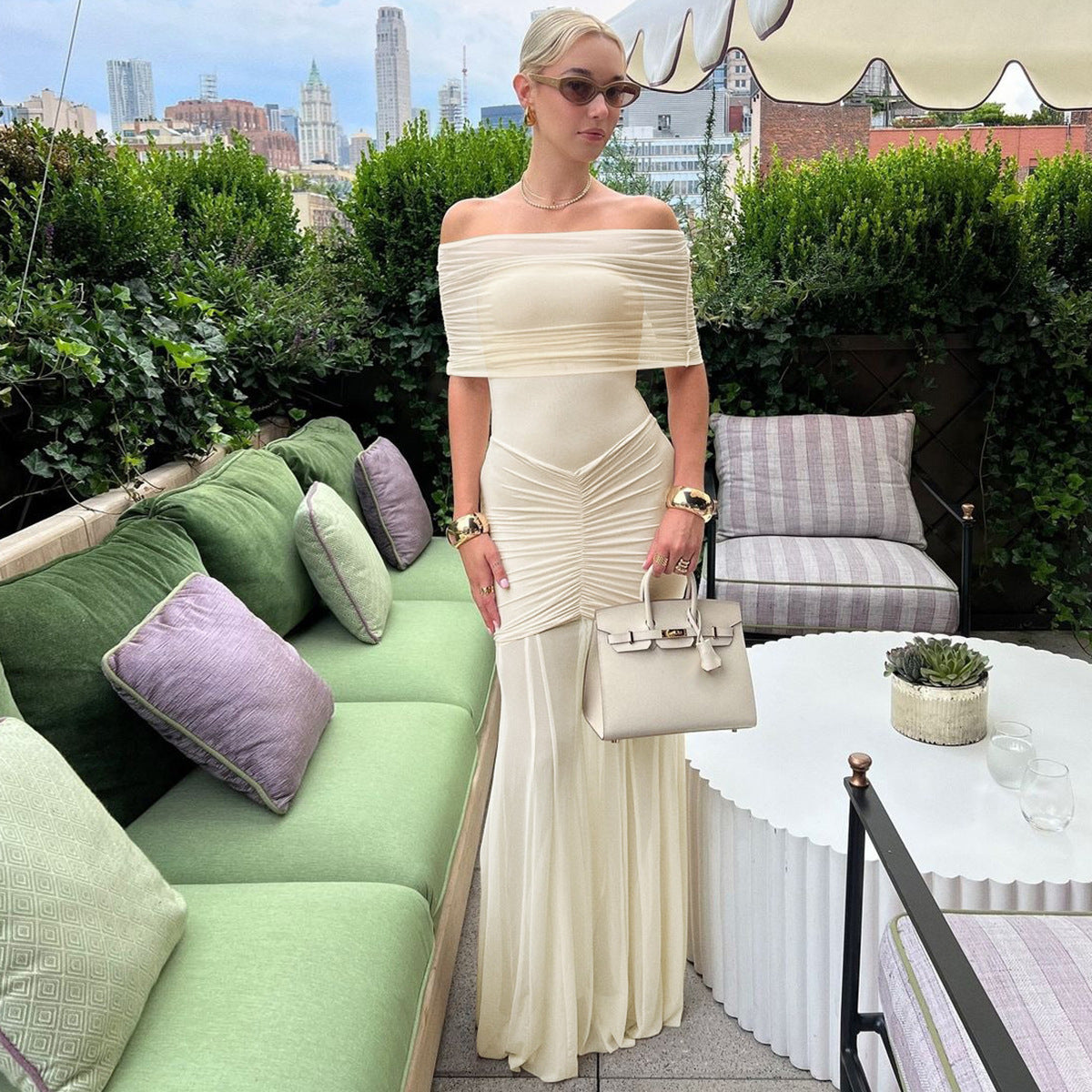 Schulterfreies Plissee-Kleid mit Mesh – Elegant & Feminin - Lirome